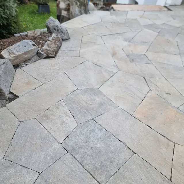 Keramikplatten mit schmaler, umlaufend gleichbleibender Fuge — Naturstein-Platten und Keramik in Wetzikon, Arbeit 6